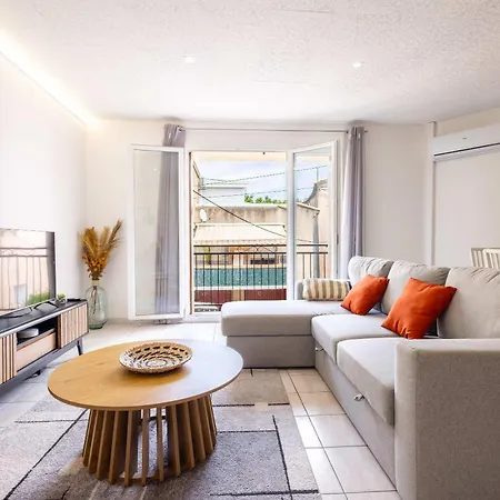 Apartment Village *